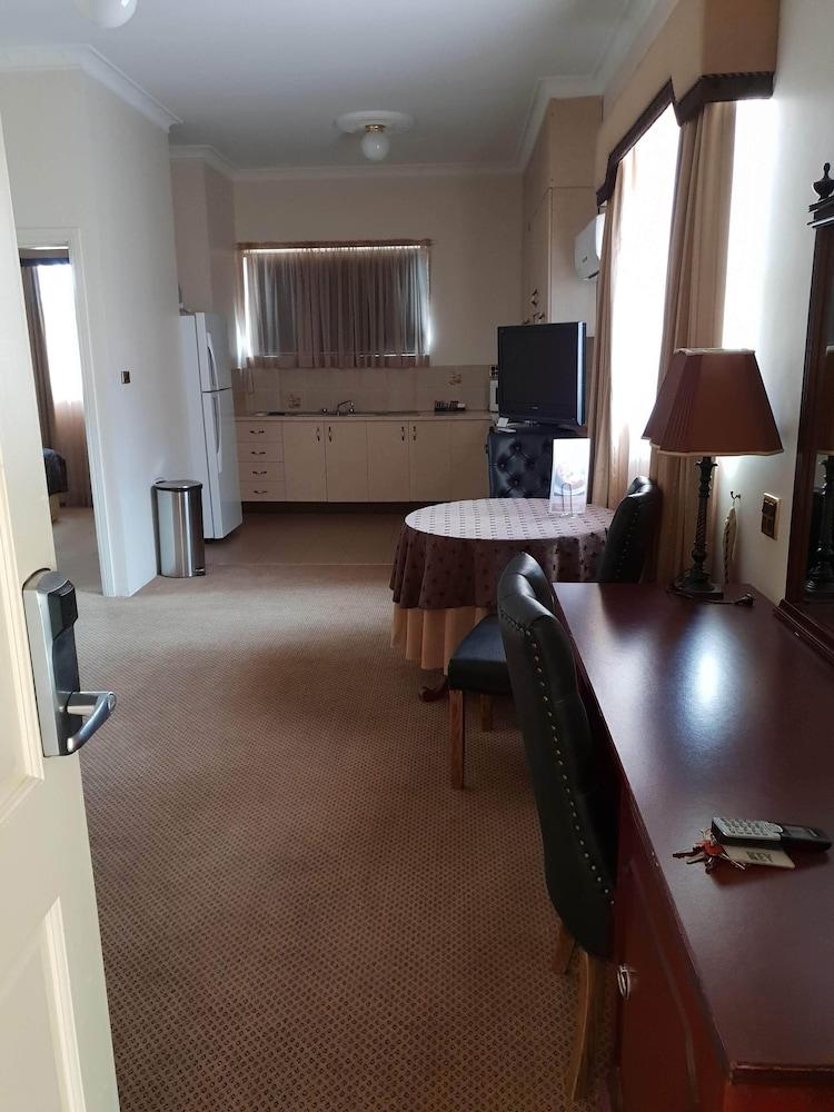 Australian Heritage Motor Motel 4*